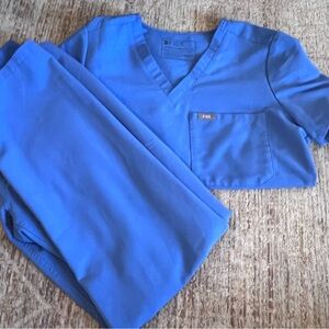 Figs Ceil Blue Scrub set